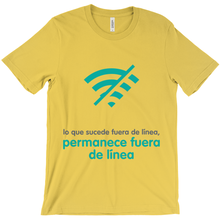 What Happens Offline Adult T-Shirts (Spanish)