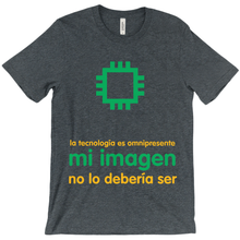 Tech is Ubiquitous Adult T-Shirts (Spanish)