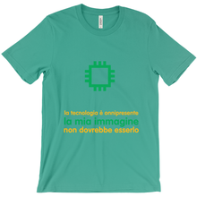 Tech is Ubiquitous Adult T-shirt (Italian)